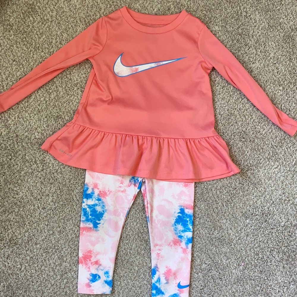 Nike size 2T outfit.